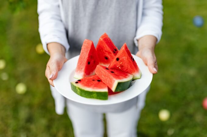 This Summer Munch Watermelon Slices For the Health Reasons!